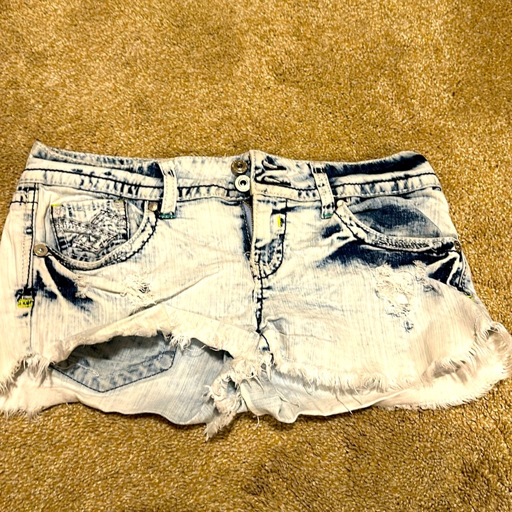 Hydraulic low rise shorts